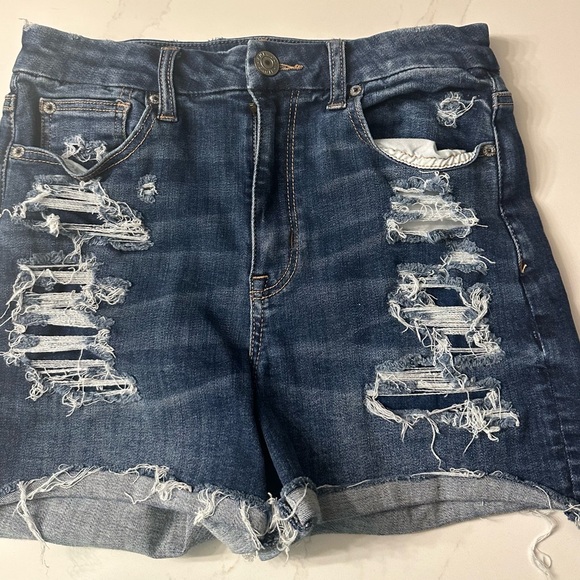 American Eagle Distressed denim Jean shorts Size 6 - Picture 1 of 3